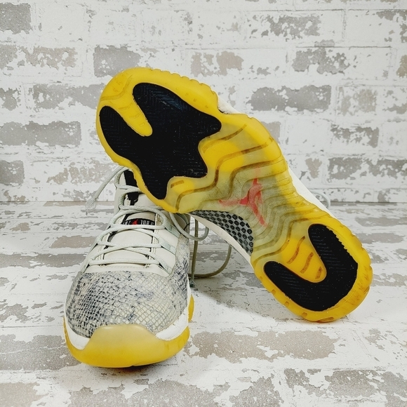 Nike Jordan 11 Retro Low Light Bone Snakeskin Lace Up Athleisure Sneakers A548 - Picture 7 of 10